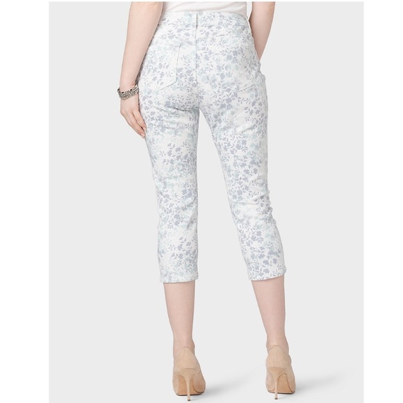 Signature Fit Floral Capri Jeans - Picture 2 of 2